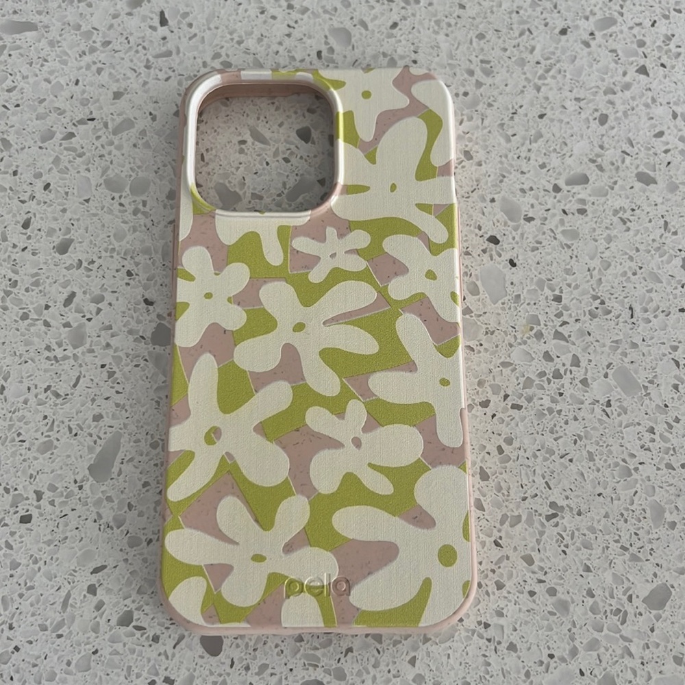 Never used!!! Pele iPhone 13 Pro phone case